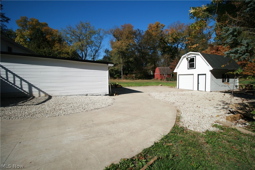 2689 Heckman Road Green OH 44685