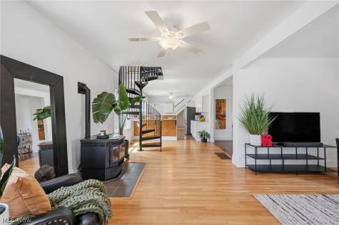 1236 W 67th Street Cleveland OH 44102
