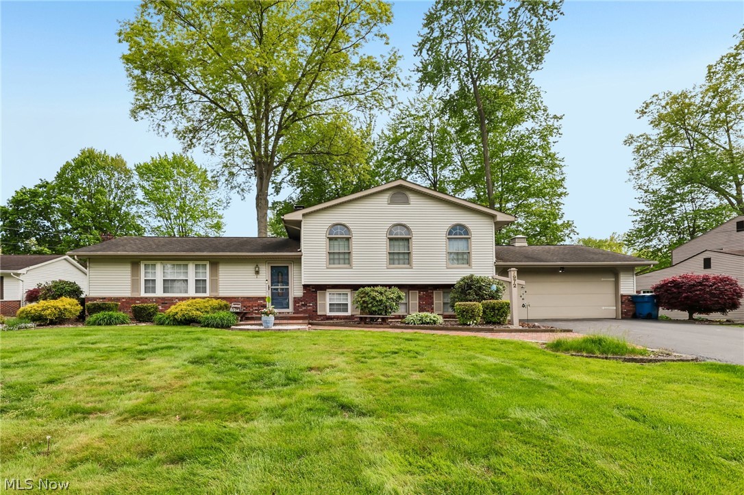 7972 Glen Oaks Drive NE Howland OH 44484