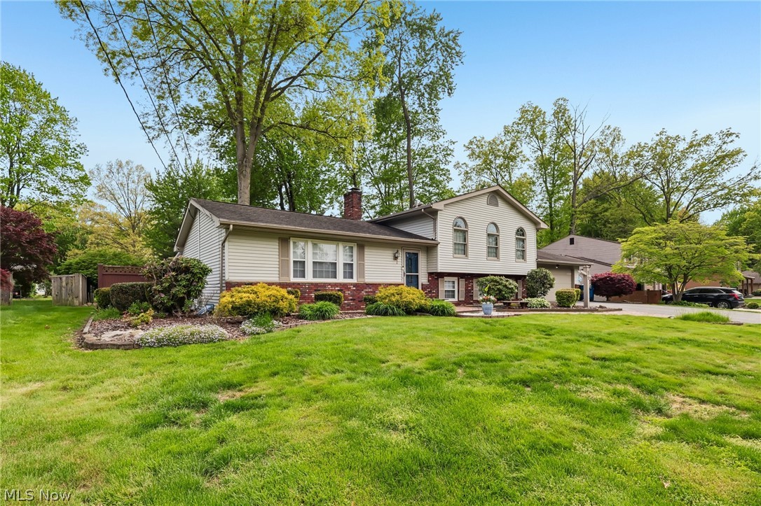 7972 Glen Oaks Drive NE Howland OH 44484