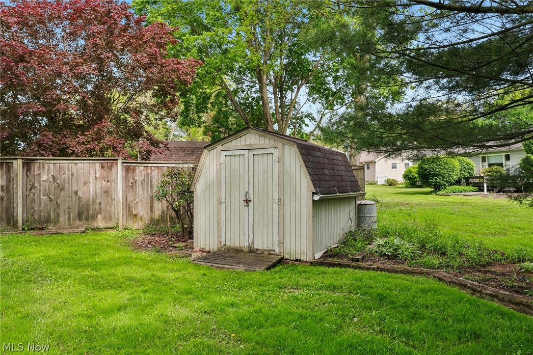 7972 Glen Oaks Drive NE Howland OH 44484
