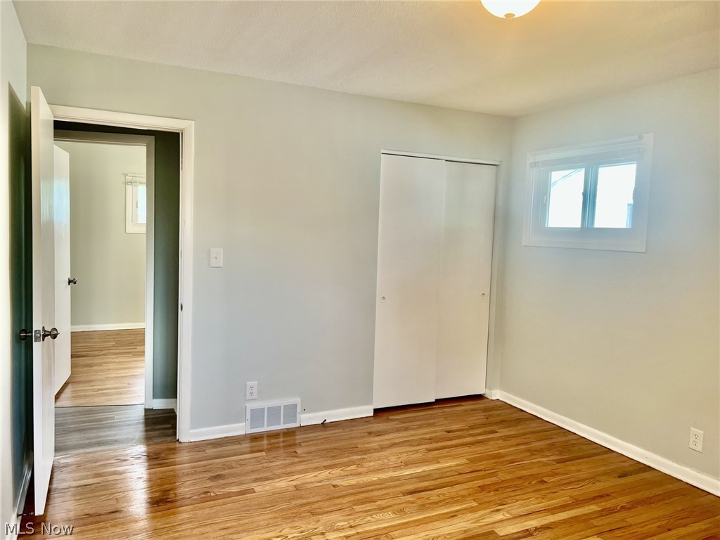 36 E Dartmoor Avenue Seven Hills OH 44131