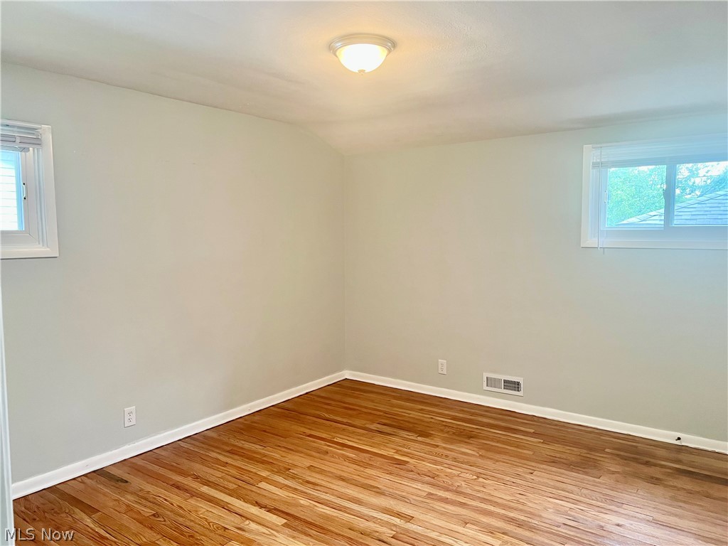 36 E Dartmoor Avenue Seven Hills OH 44131