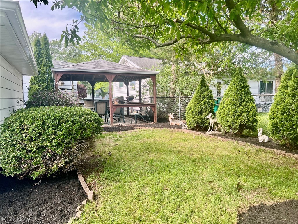 36 E Dartmoor Avenue Seven Hills OH 44131