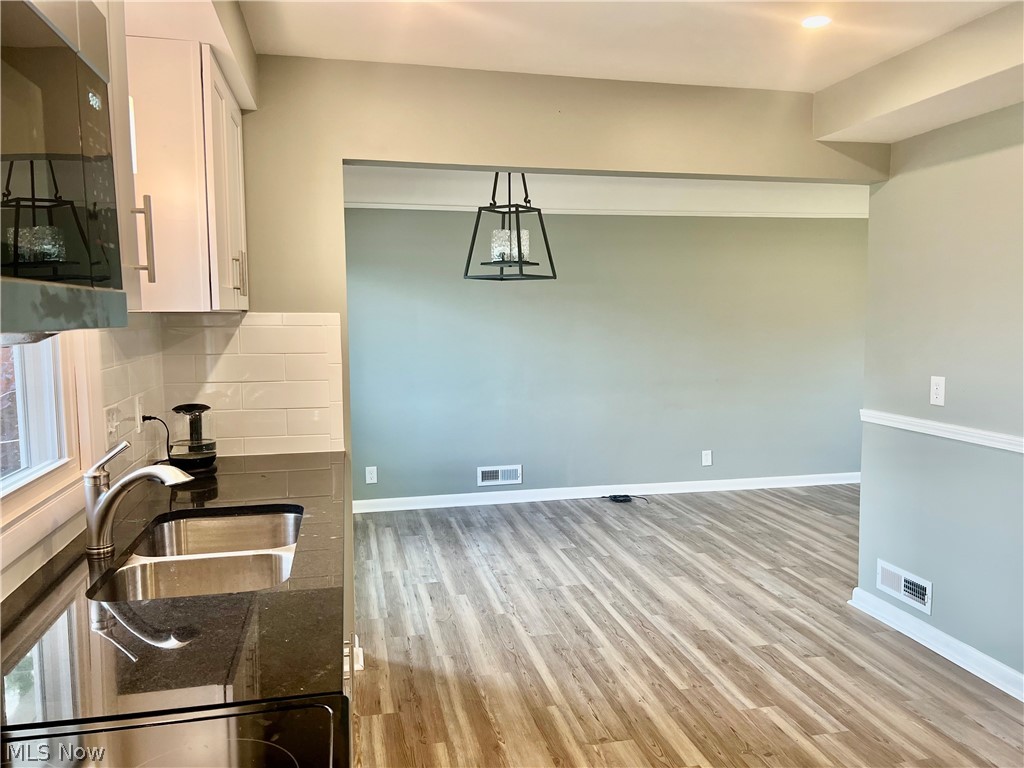 36 E Dartmoor Avenue Seven Hills OH 44131