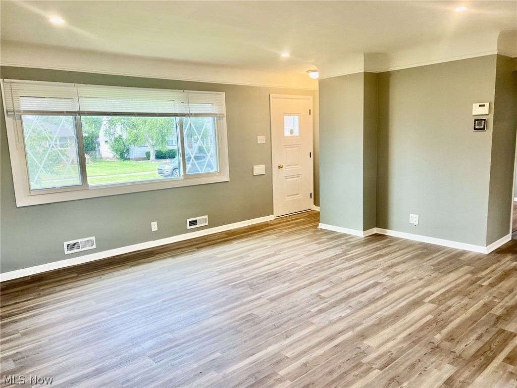 36 E Dartmoor Avenue Seven Hills OH 44131