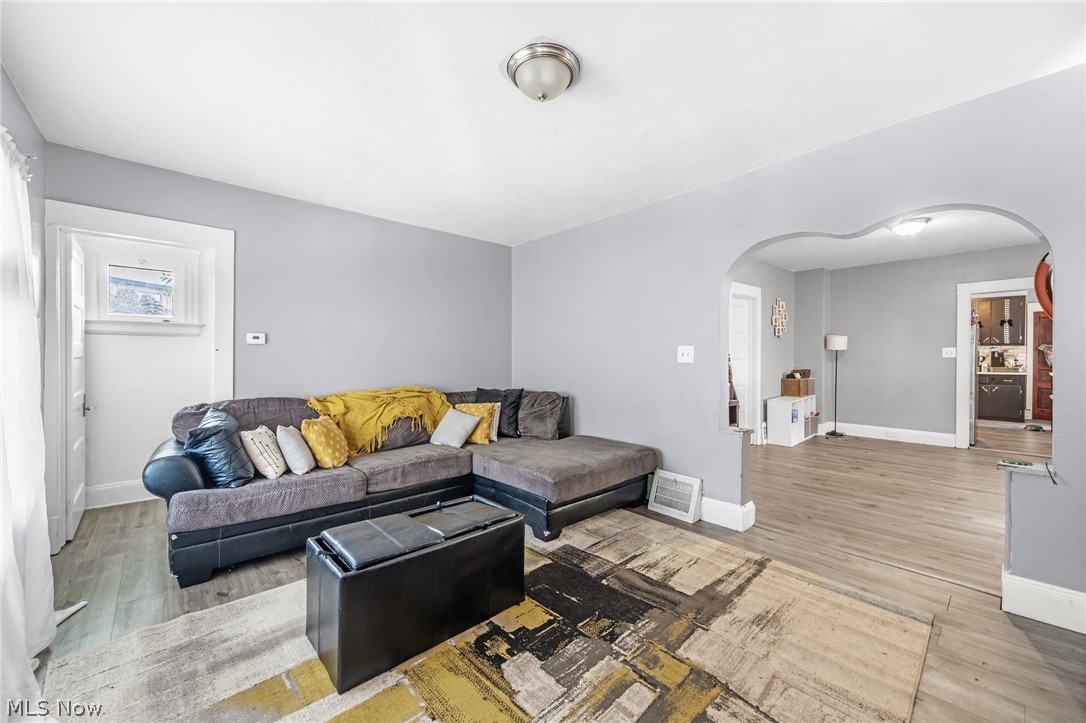 6740 Baxter Avenue Cleveland OH 44105