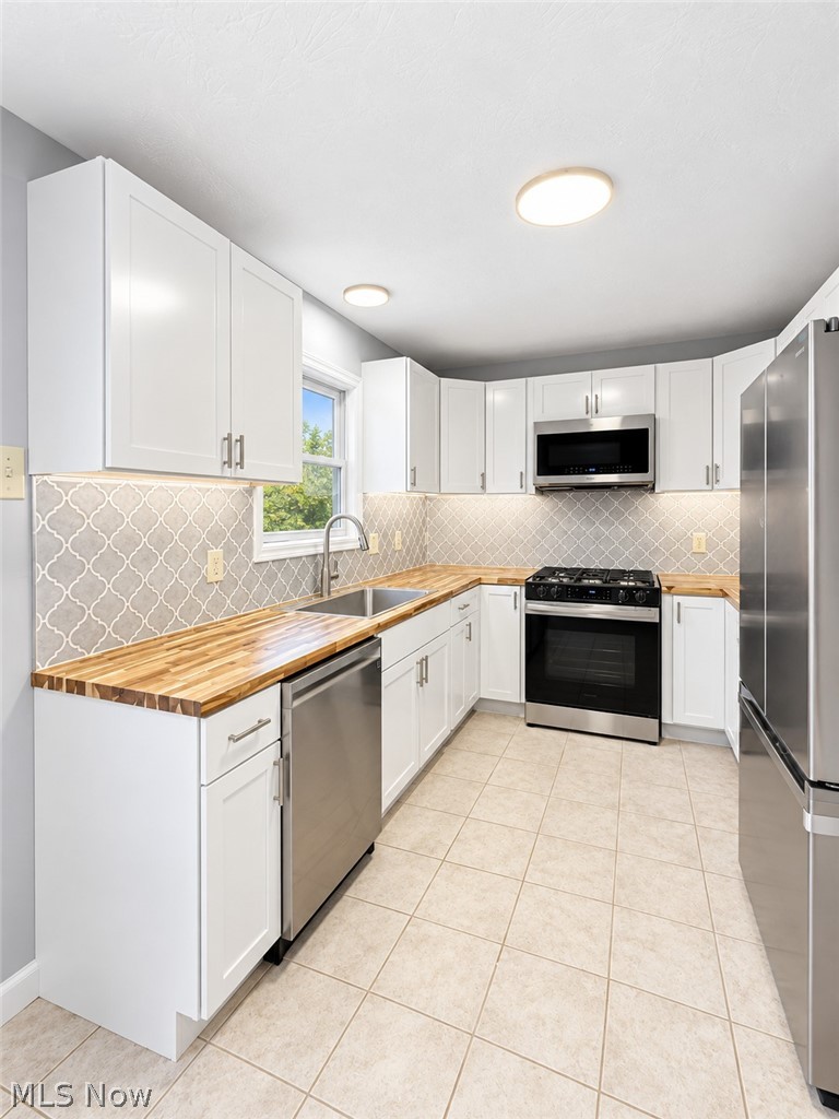 151 Oakview Avenue Struthers OH 44471