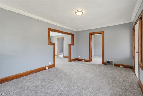 3842 Highland Road Cleveland OH 44111