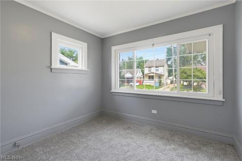 3842 Highland Road Cleveland OH 44111