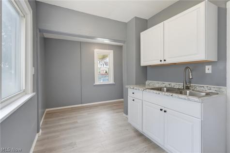 3842 Highland Road Cleveland OH 44111