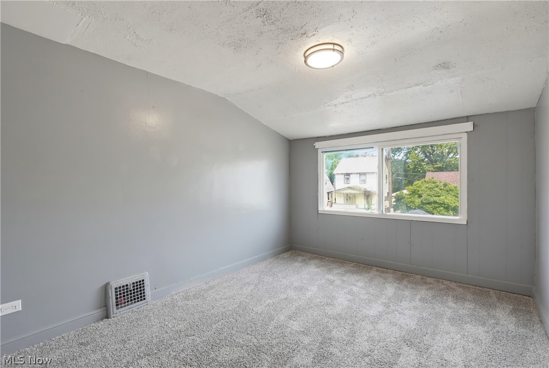 3842 Highland Road Cleveland OH 44111