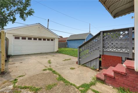 3842 Highland Road Cleveland OH 44111