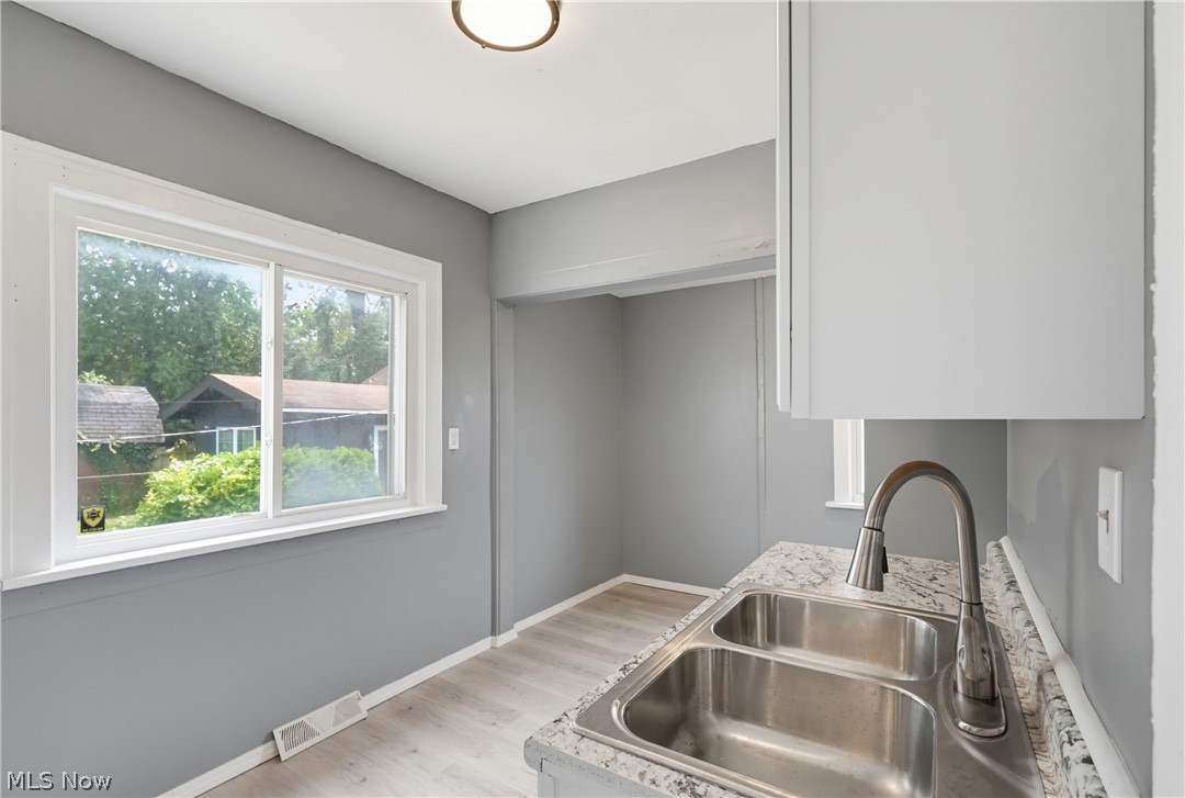 3842 Highland Road Cleveland OH 44111