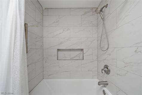 1633 Bennington Circle SW North Canton OH 44709