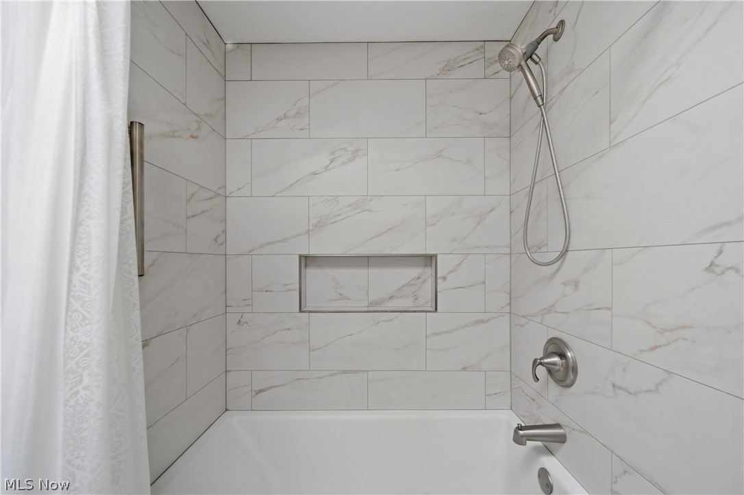 1633 Bennington Circle SW North Canton OH 44709