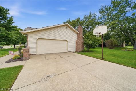 1633 Bennington Circle SW North Canton OH 44709