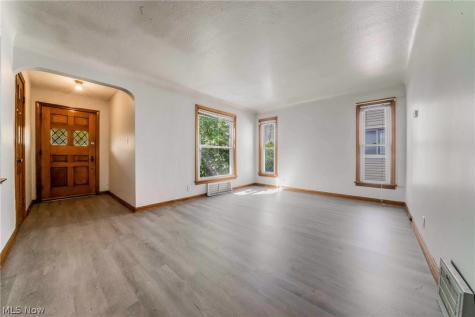 9107 S Highland Avenue Garfield Heights OH 44125