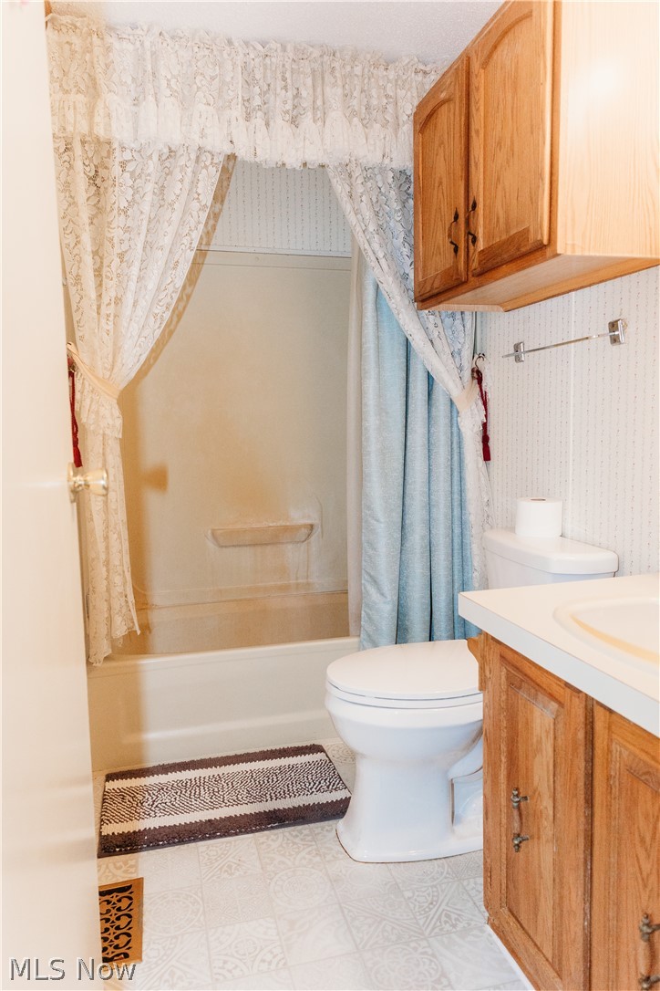 3995 Victory Avenue Louisville OH 44641