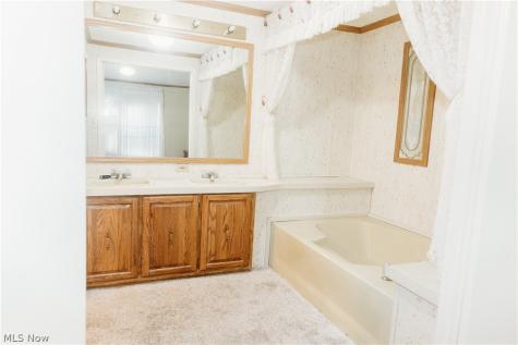 3995 Victory Avenue Louisville OH 44641
