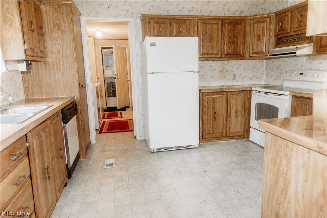 3995 Victory Avenue Louisville OH 44641