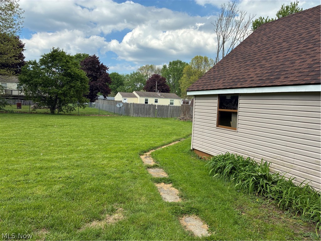 792 Allison Avenue NW Warren OH 44483