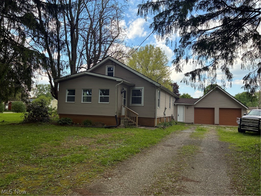 792 Allison Avenue NW Warren OH 44483