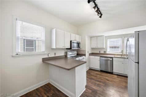 6515 Fir Avenue Cleveland OH 44102