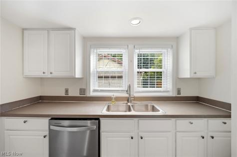 6515 Fir Avenue Cleveland OH 44102