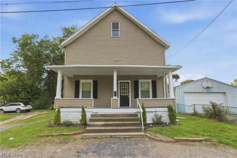 617 Carnahan Avenue NE Canton OH 44704