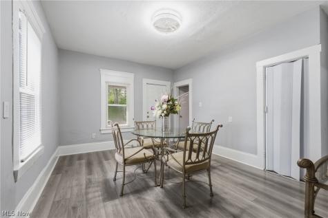 617 Carnahan Avenue NE Canton OH 44704