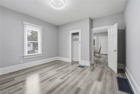 617 Carnahan Avenue NE Canton OH 44704