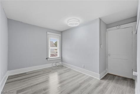 617 Carnahan Avenue NE Canton OH 44704
