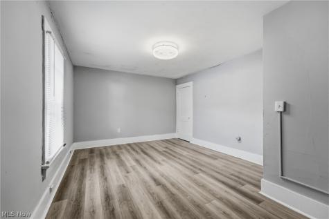 617 Carnahan Avenue NE Canton OH 44704
