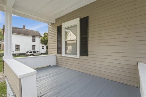 617 Carnahan Avenue NE Canton OH 44704