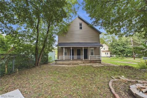 617 Carnahan Avenue NE Canton OH 44704
