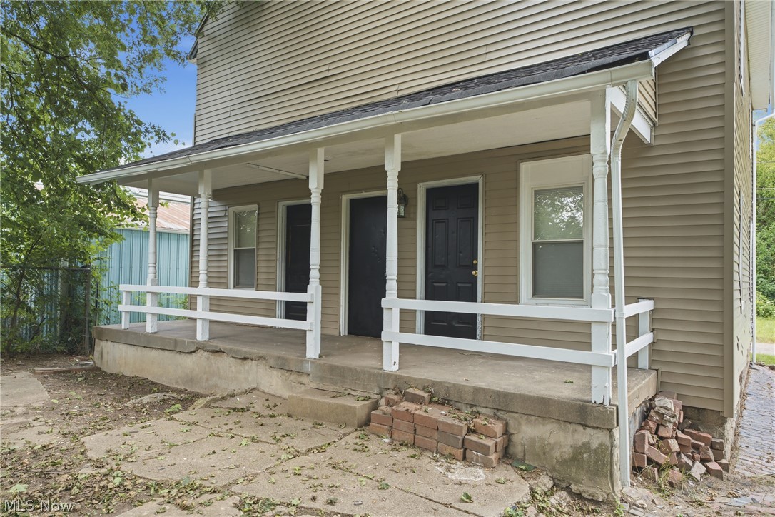 617 Carnahan Avenue NE Canton OH 44704