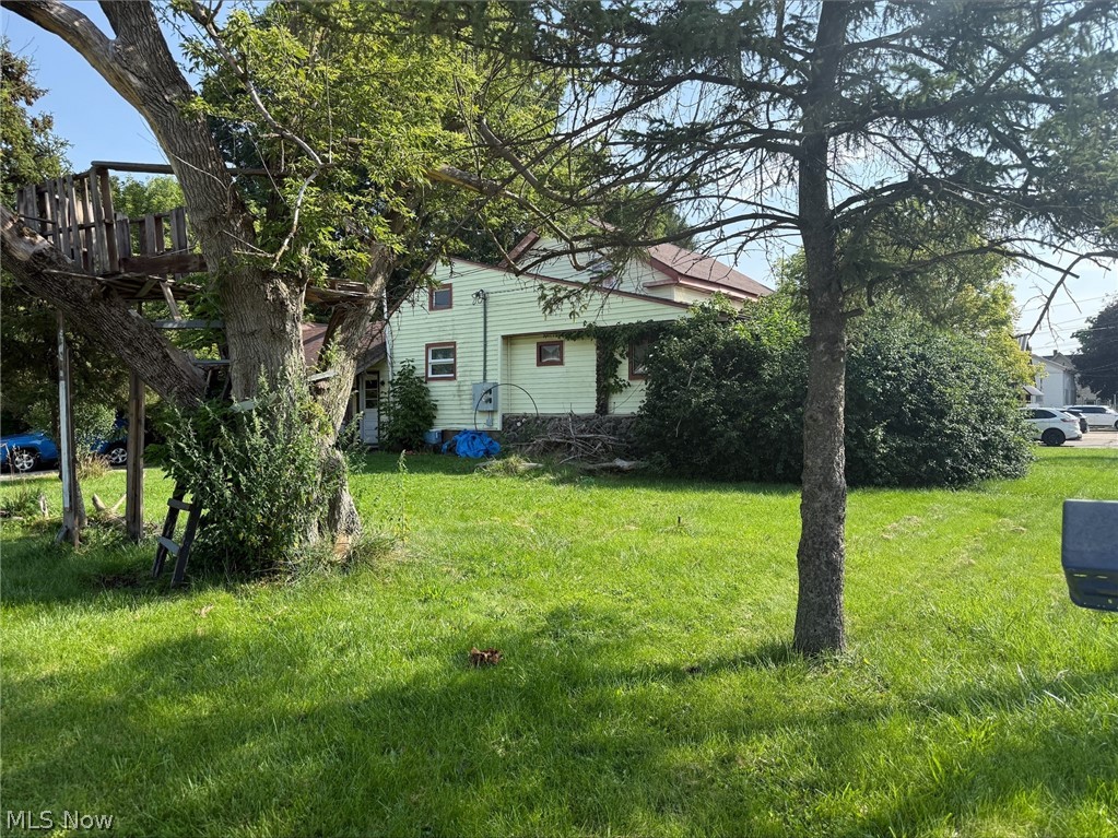 9523 E Center Street Windham OH 44288