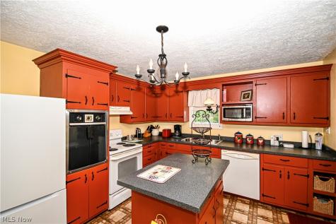 4585 Northampton Road Cuyahoga Falls OH 44223