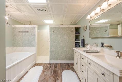 15710 Cenfield Street NE Alliance OH 44601
