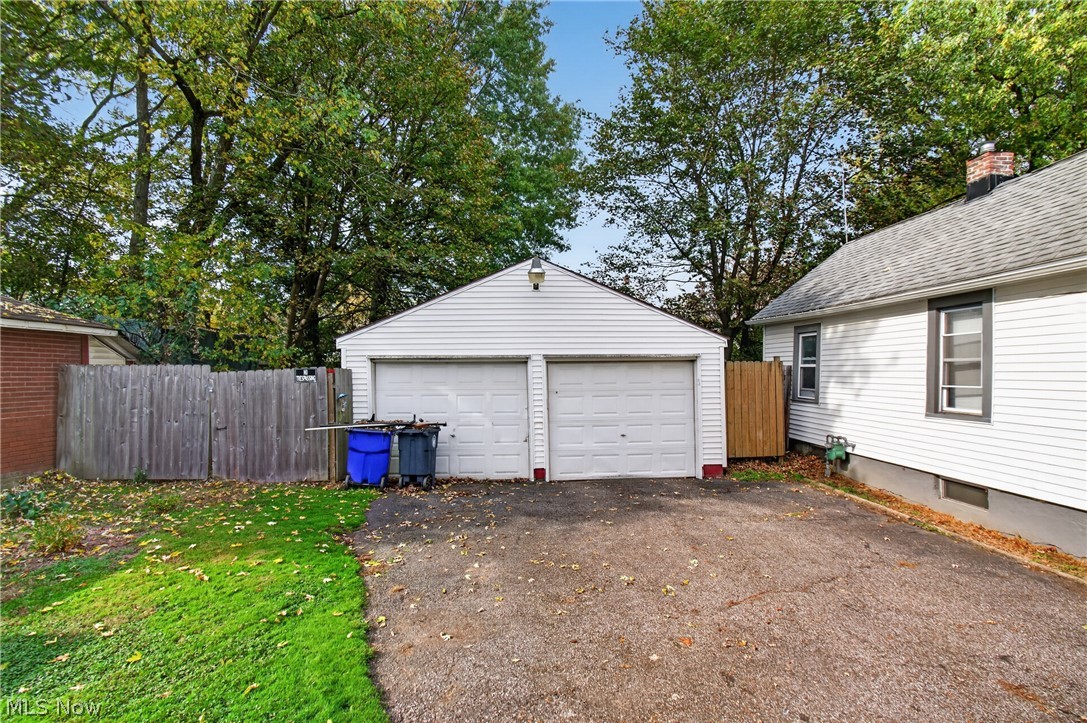 852 Kling Street Akron OH 44311
