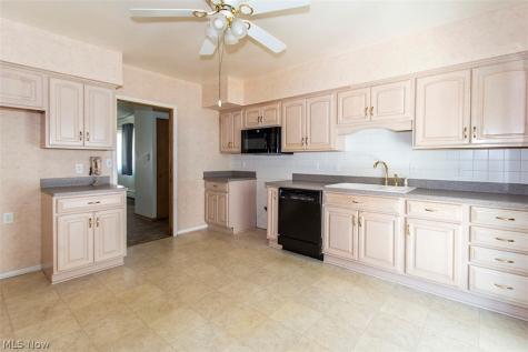 28723 Tudor Drive North Olmsted OH 44070