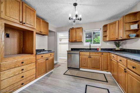 1603 Winchester Road Lyndhurst OH 44124