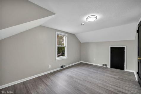 1603 Winchester Road Lyndhurst OH 44124