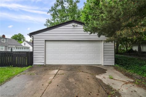 1603 Winchester Road Lyndhurst OH 44124