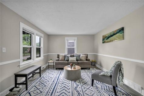1603 Winchester Road Lyndhurst OH 44124