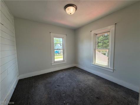 506 E Gorgas Street Louisville OH 44643