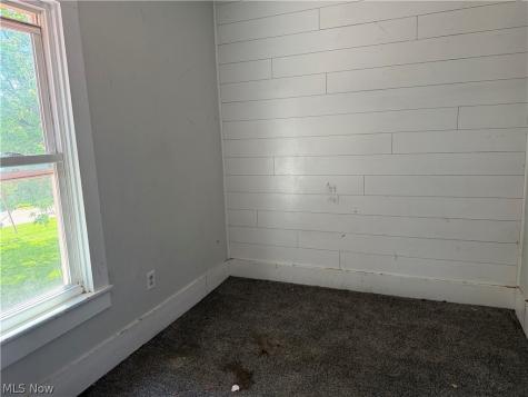 506 E Gorgas Street Louisville OH 44643