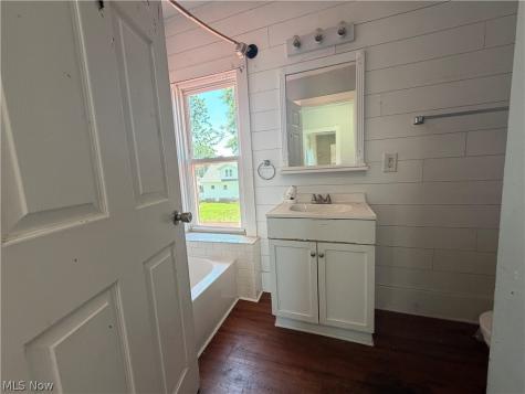 506 E Gorgas Street Louisville OH 44643