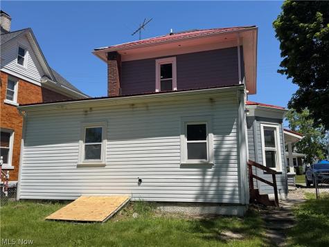 506 E Gorgas Street Louisville OH 44643